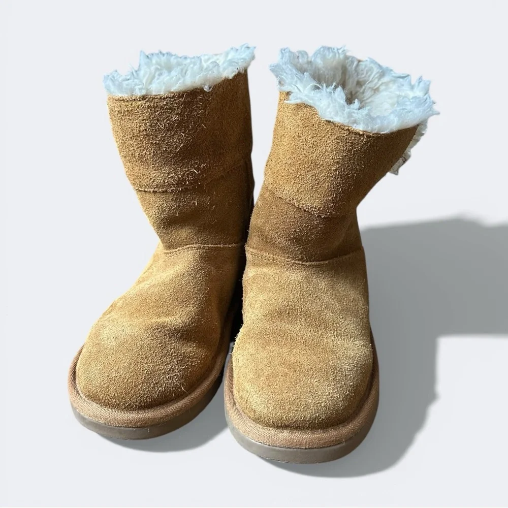 Koolaburra by UGG Kids Tan Suede Boots Size 12 Cozy Winter Style